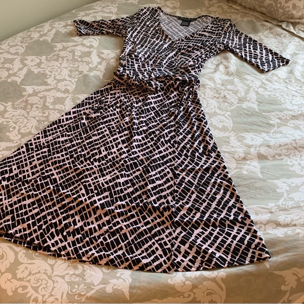 JONES NY, Wrap Dress~Black & White ~ 10 ~Figure Flattering Date Night Great Tw…